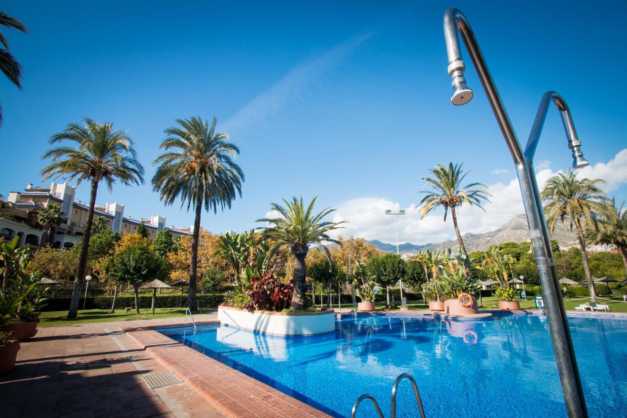 Holidays2Benal Beach Terraza Solarium Benalmadena Bagian luar foto